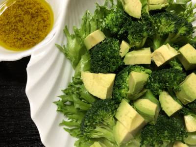 アスパラガスとアボカドのマスタードドレッシングあえ