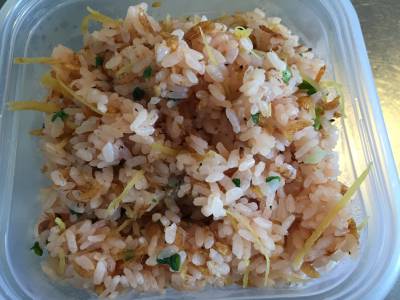 桜えびとしょうがの炊き込みご飯