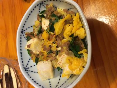 ひき肉と豆腐のにら炒め