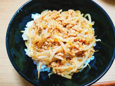 もやしの中華丼