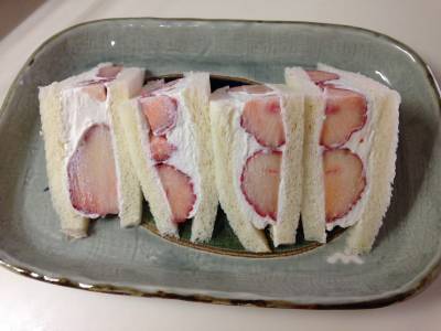 いちごサンド