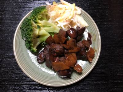 鶏レバーのしょうがワイン煮 ねぎサラダ添え