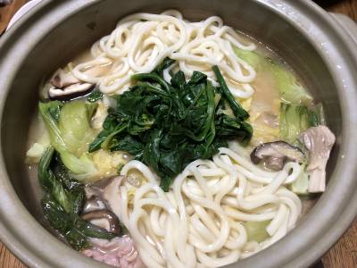 白菜と豚バラ肉のにんにくみそ鍋