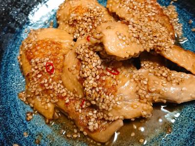 鶏手羽のごまあえ