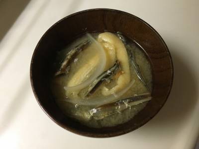 油揚げとたまねぎのみそ汁