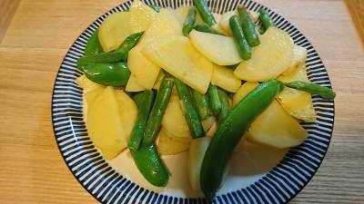 スナップえんどうの塩炒め