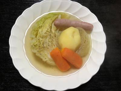 ソーセージと野菜のポトフ