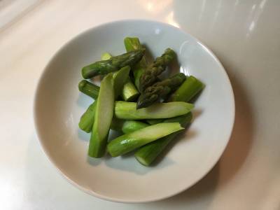 アスパラガスのスープ煮