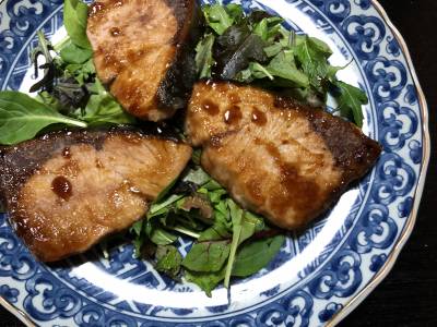 ぶりの照り焼き 春菊添え