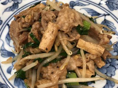 もやしと豚バラと油揚げのピリ辛炒め