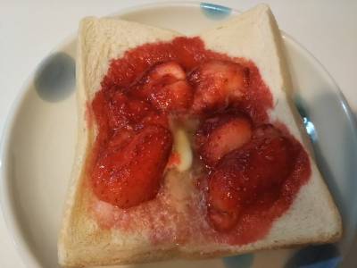 王様いちごトースト