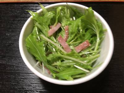 カリカリベーコンと水菜のサラダ