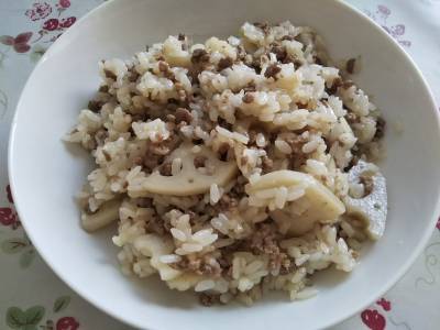 れんこんと豚ひき肉の混ぜご飯