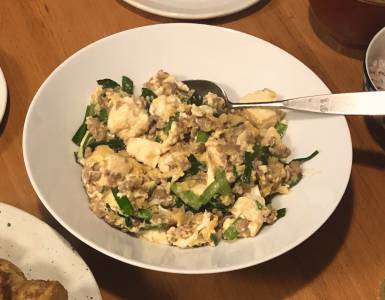 ひき肉と豆腐のにら炒め