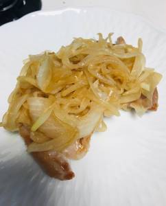 チキンソテーたまねぎソース