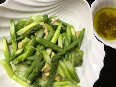 アスパラガスとアボカドのマスタードドレッシングあえ