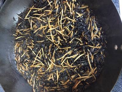 ごぼうとひじきのきんぴら