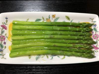 アスパラガスのオレンジドレッシングがけ