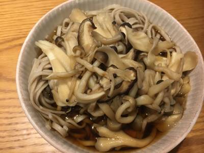 期間限定きのこそば