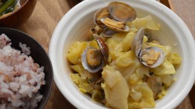 春キャベツとあさりのサッと蒸し