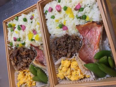 春色おにぎり弁当