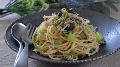 小松菜、ちりめんじゃこ、桜えびのパスタ