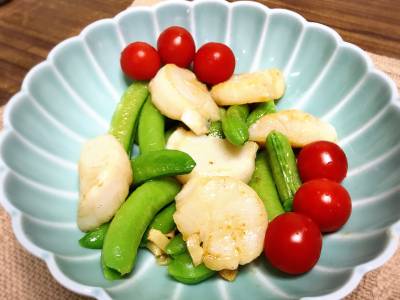 スナップえんどうと帆立てのしょうが炒め