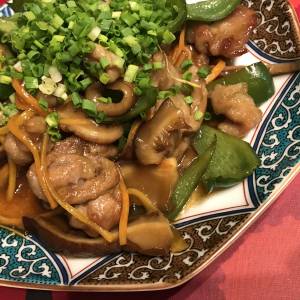 ピーマンと豚肉の黒酢炒め