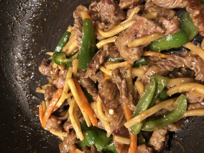 チンジャオステーキ