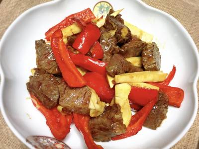 チンジャオステーキ