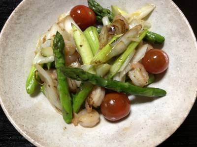 えびとアスパラガスの塩炒め