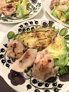 鶏とキャベツの塩蒸し焼き