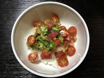 まぐろのオクラあえ丼