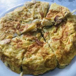 ソーセージのスペイン風オムレツ