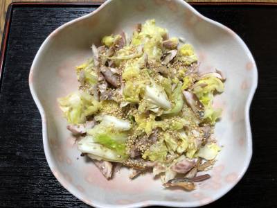 塩もみキャベツとあじの干物のレモンあえ