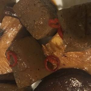 しいたけとこんにゃくのピリ辛煮