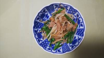 もやしと豚バラと油揚げのピリ辛炒め