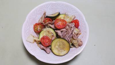 ズッキーニと豚肉のバルサミコ酢炒め