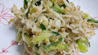 切り干し大根ときゅうりのごま酢