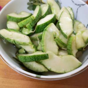 キュウリのビール漬け