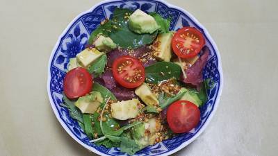 まぐろとアボカドのマスタードドレッシング