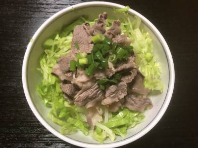 もやしと牛肉のごまポン酢丼