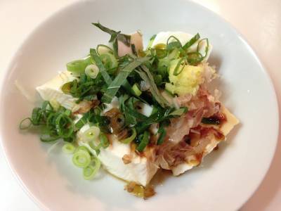 木綿豆腐のちぎりやっこ