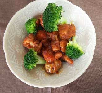 鶏肉の赤ワイン煮