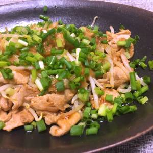 豚肉ともやしの梅だれ炒め