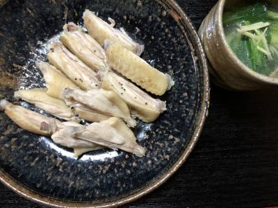 ゆで鶏手羽と小松菜しょうがスープ