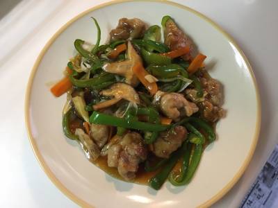 ピーマンと豚肉の黒酢炒め