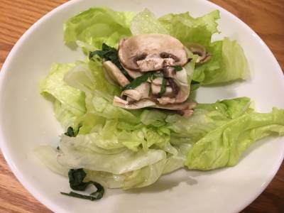 青じそとレタスのサラダ