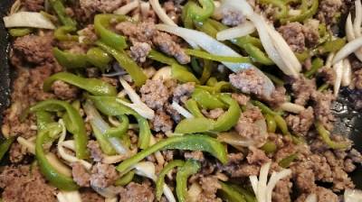 牛肉と野菜の黒酢炒め