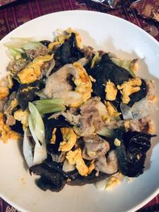 豚肉ときくらげの卵炒め